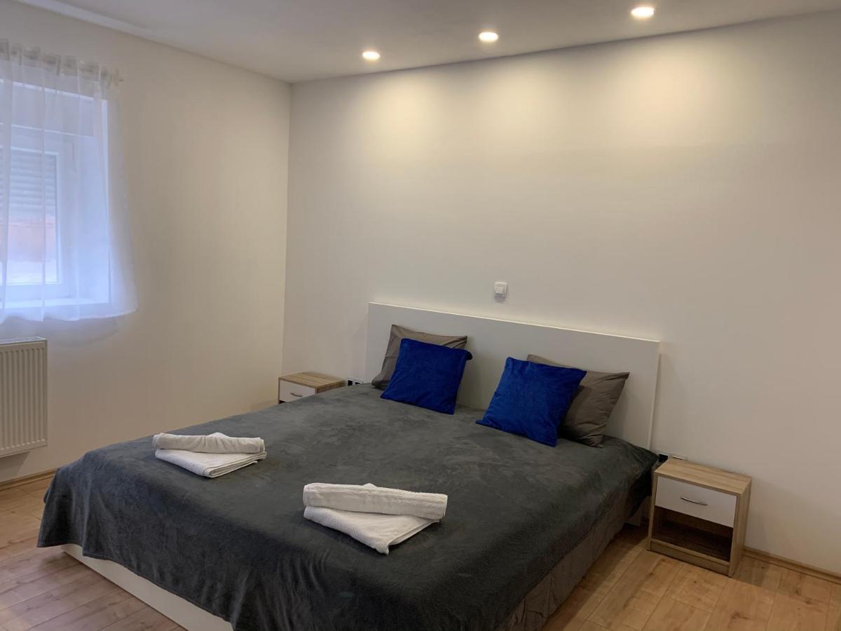 Black By Alex Rafael Apartament